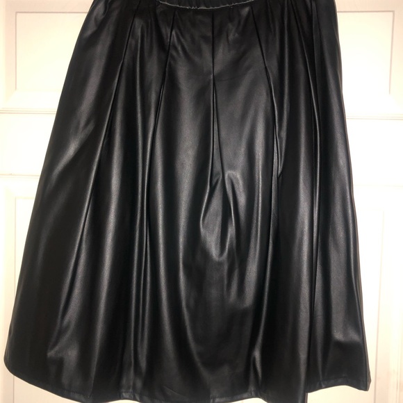 Black faux leather skirt; nice and soft with side zipper; hook and eye closure - Picture 4 of 7